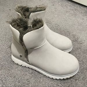 Winter boot used one time only pic up